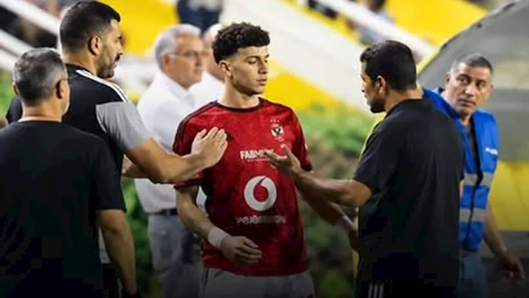 القصة الكاملة لأزمة الحسين عموتة وعلي محمود في الأهلي.. ماذا حدث؟